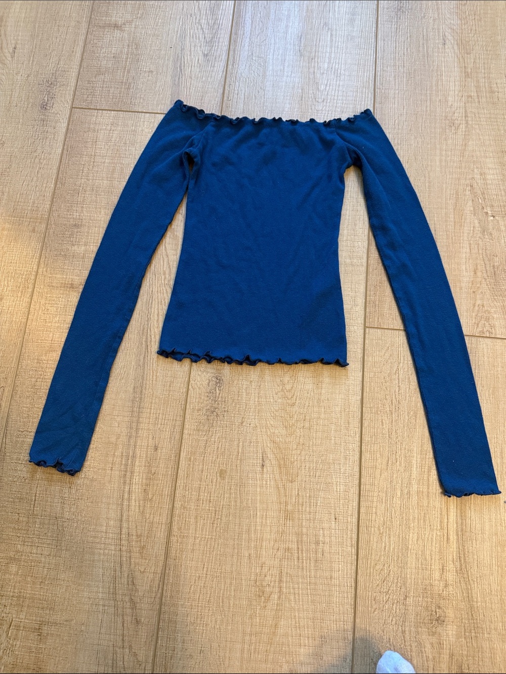 Hollister Off-the-Shoulder Long Sleeve Top in Deep Blue